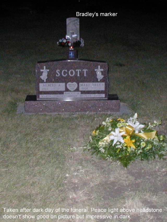 2004-07-29-52 Mom's Funeral.jpg
